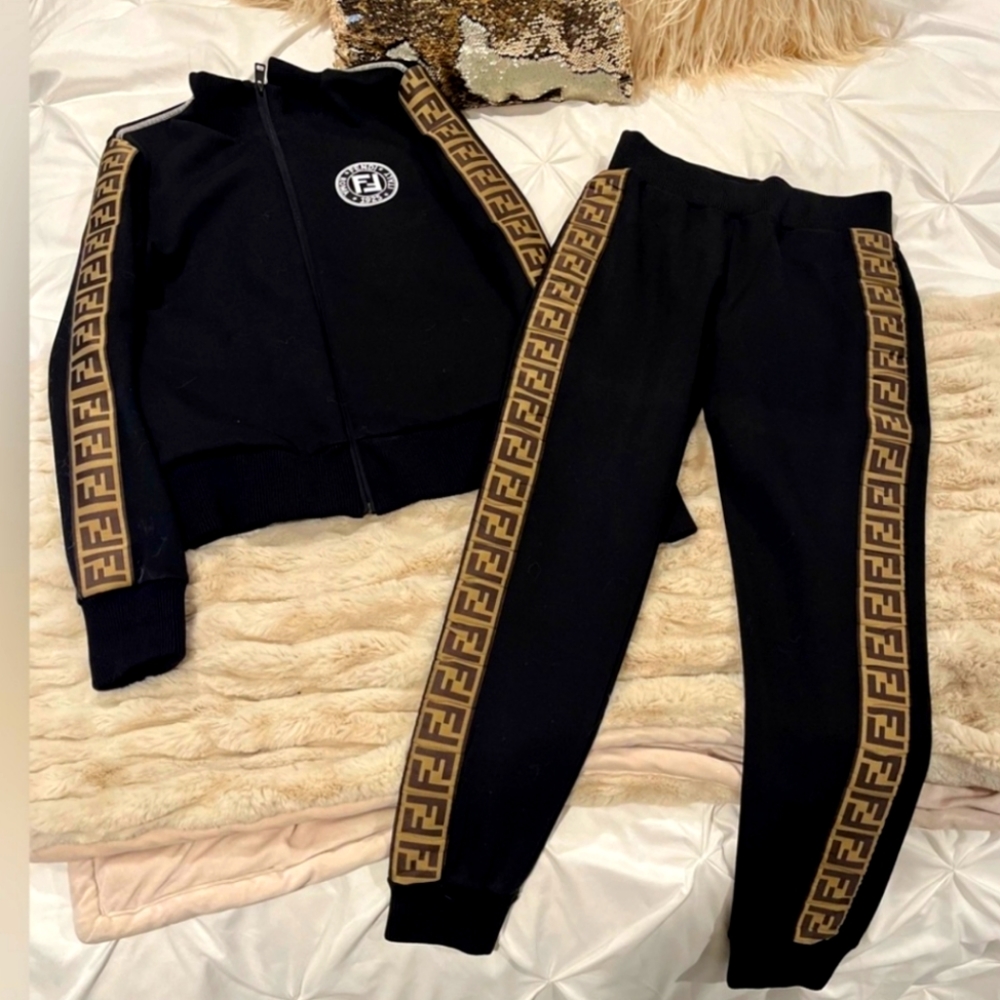 FENDI Logo Track Suit PRICE FIRM